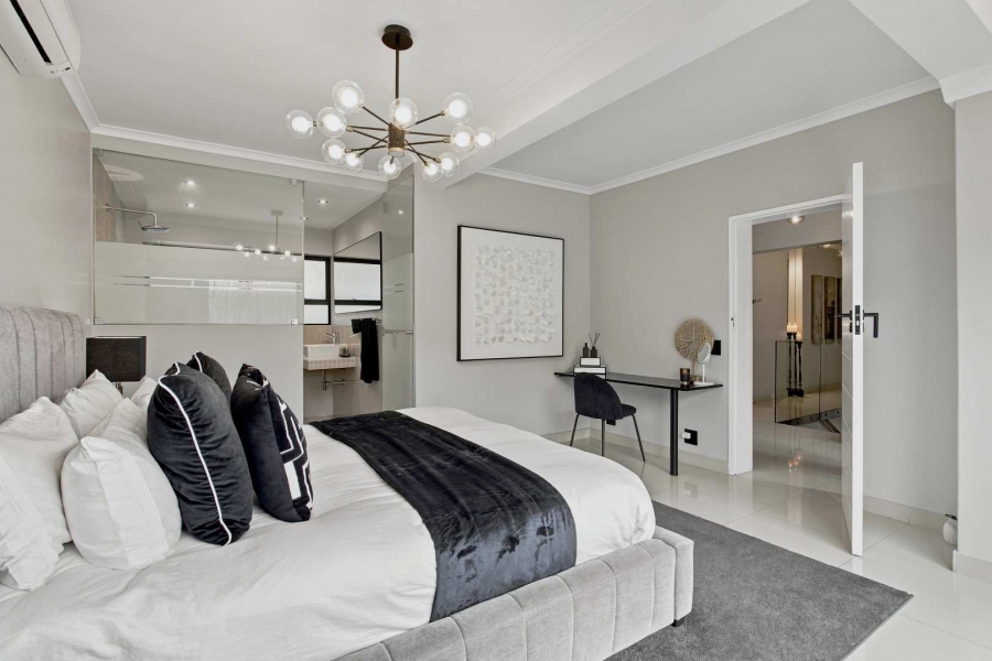 7 Bedroom Property for Sale in Oranjezicht Western Cape